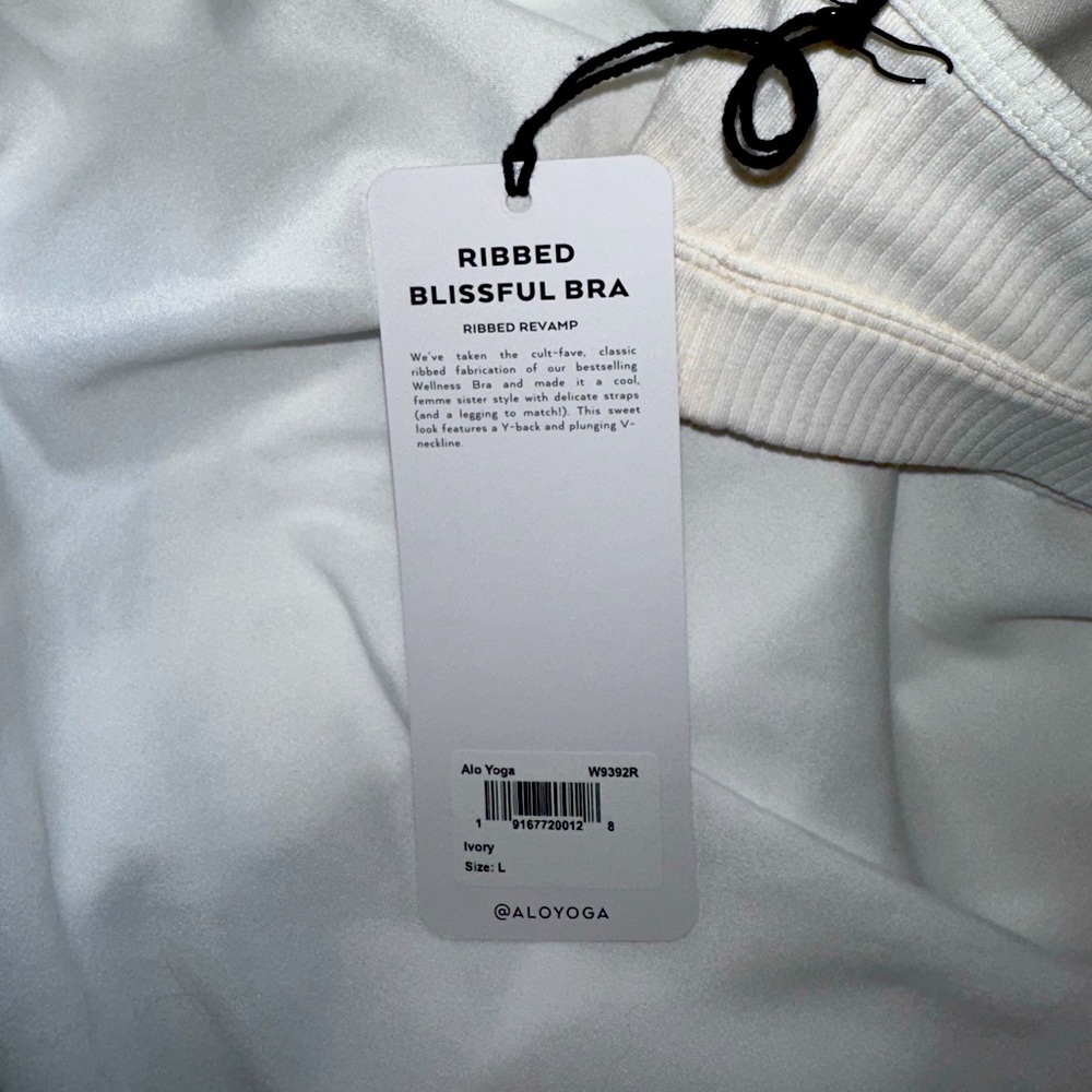 Alo Ribbed Blistful Bra: Ivory (Never Worn, w/ Tags)
